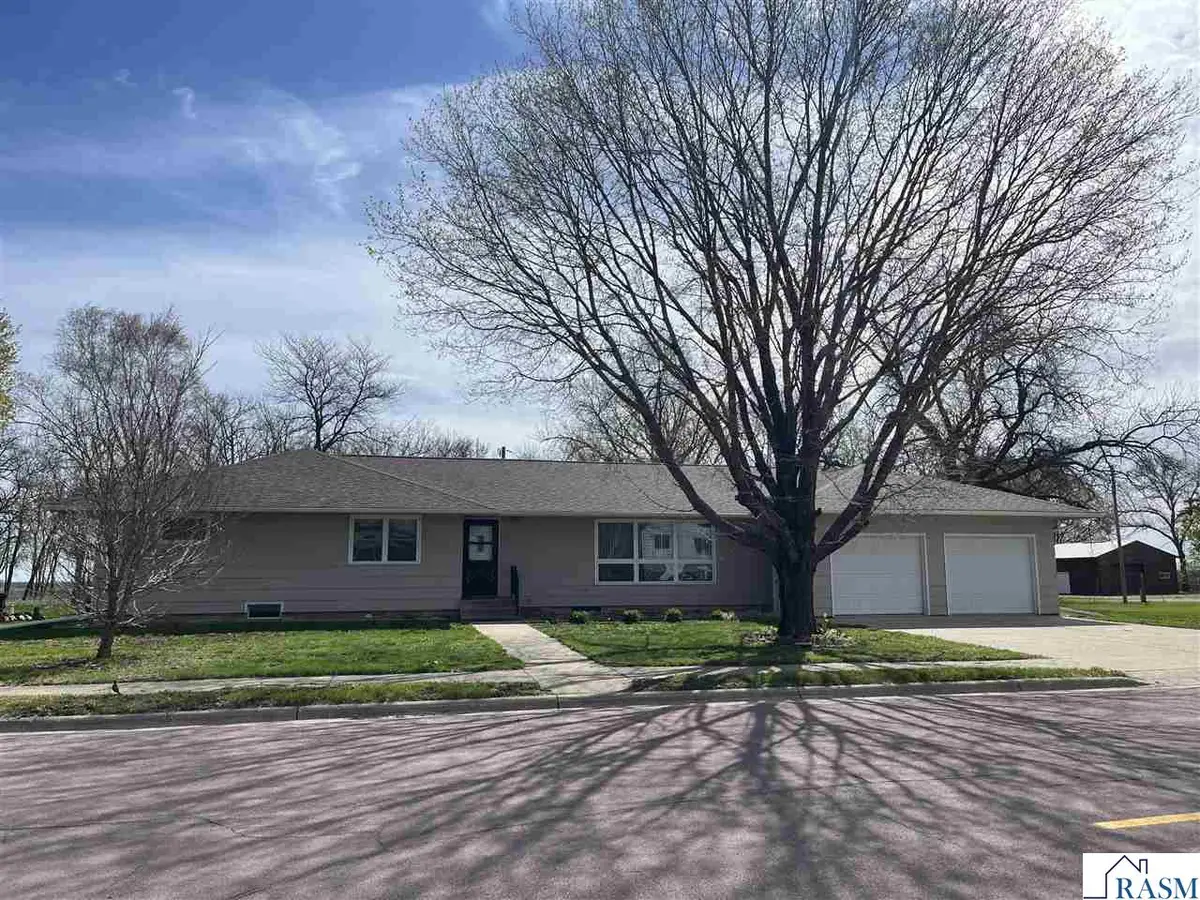 208 County Road 19 N, Odin, MN 56160 - #1