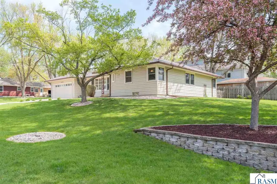 203 S Division Street, Mankato, MN 56001 - #3