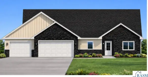 148 Hidden Oaks Circle, Mankato, MN 56001