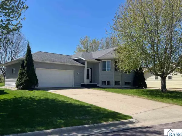 1232 SW Menk Drive, St. Peter, MN 56082