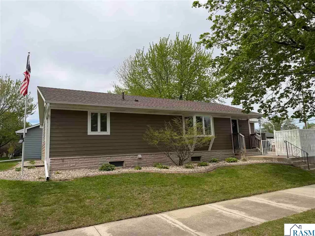 1025 S Payne Street, New Ulm, MN 56073 - #1