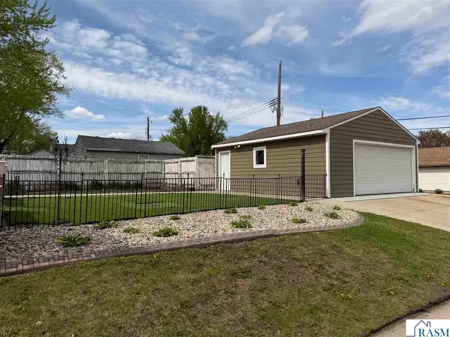1025 S Payne Street, New Ulm, MN 56073 - #2
