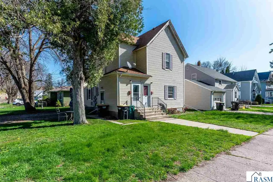 405 E 8th Street, Blue Earth, MN 56013 - #2