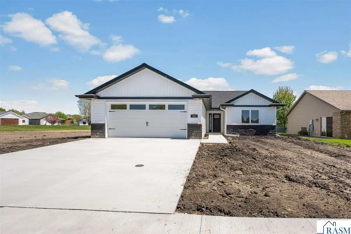 121 Copper Village Circle, Mankato, MN 56001 - #1