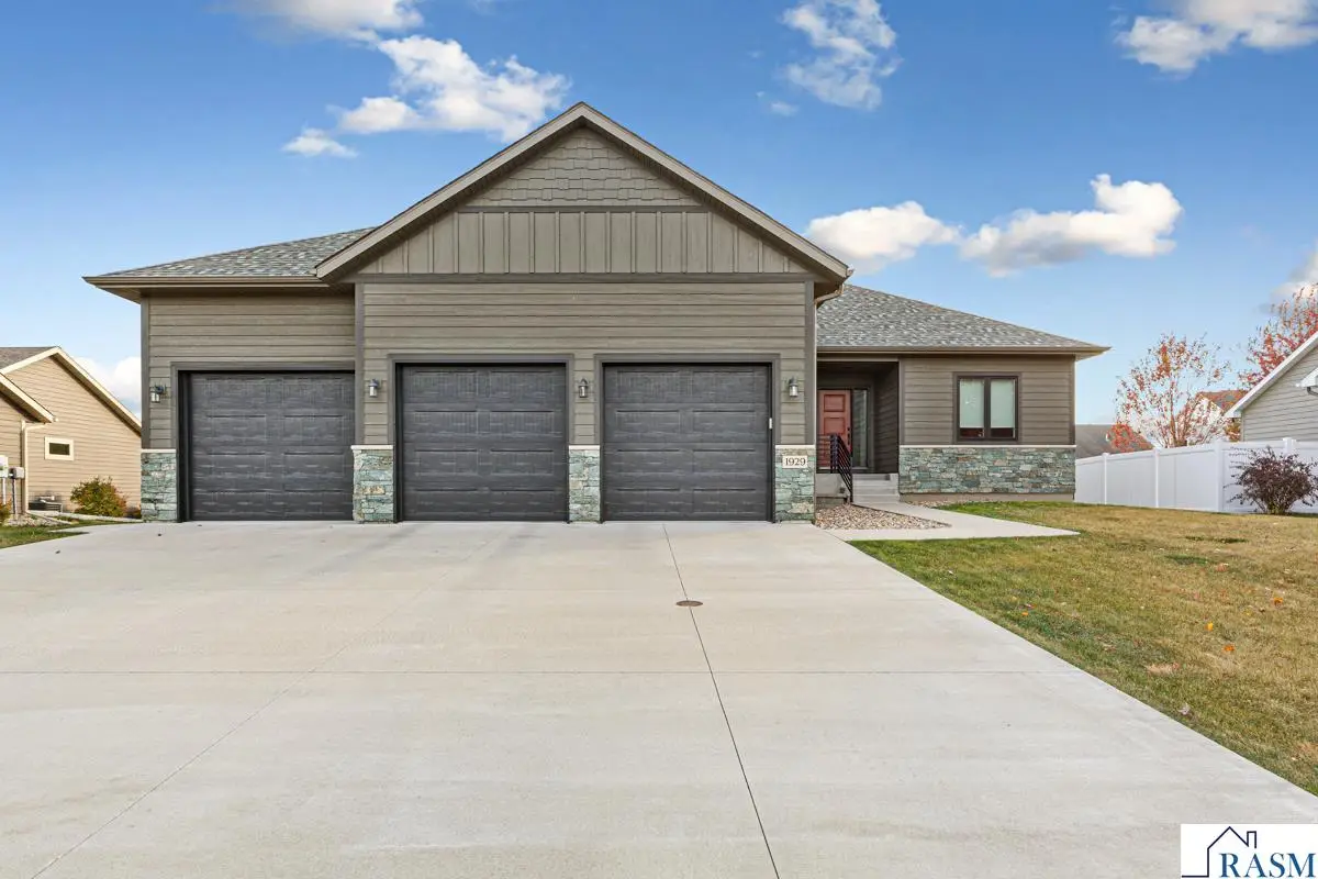 1929 Lexington Lane, North Mankato, MN 56003 - #1