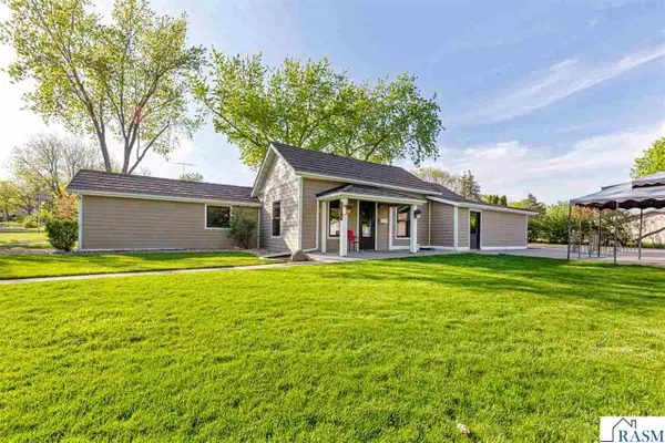 311 W Wabasha Street, St. Peter, MN 56082
