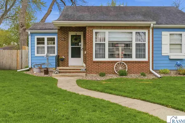 216 SE 7 Avenue, Waseca, MN 56093