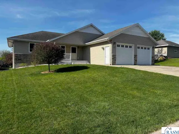 1924 Rock Ridge Lane, St. Peter, MN 56082