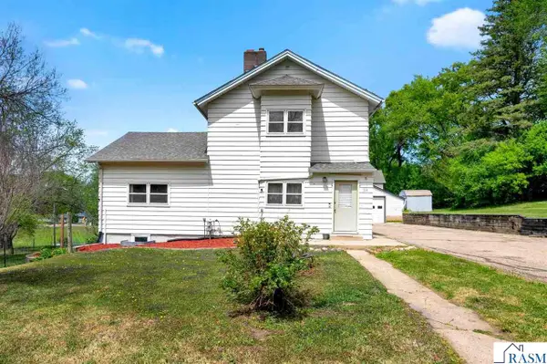 104 NE Frank Avenue, Elysian, MN 56028