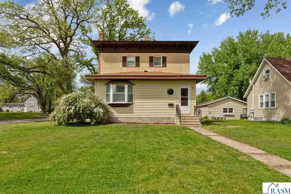 228 W 4th Street, Blue Earth, MN 56013