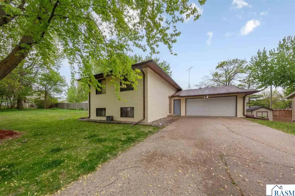 220 S Montgomery Avenue, Le Center, MN 56057 - #1