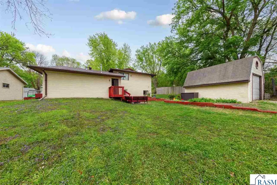 220 S Montgomery Avenue, Le Center, MN 56057 - #3