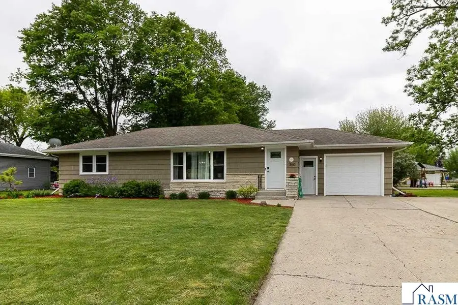 360 N Park Avenue, Le Center, MN 56057 - #2