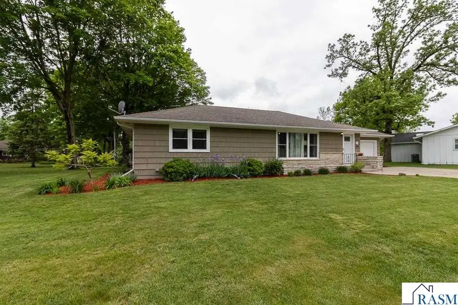 360 N Park Avenue, Le Center, MN 56057 - #3