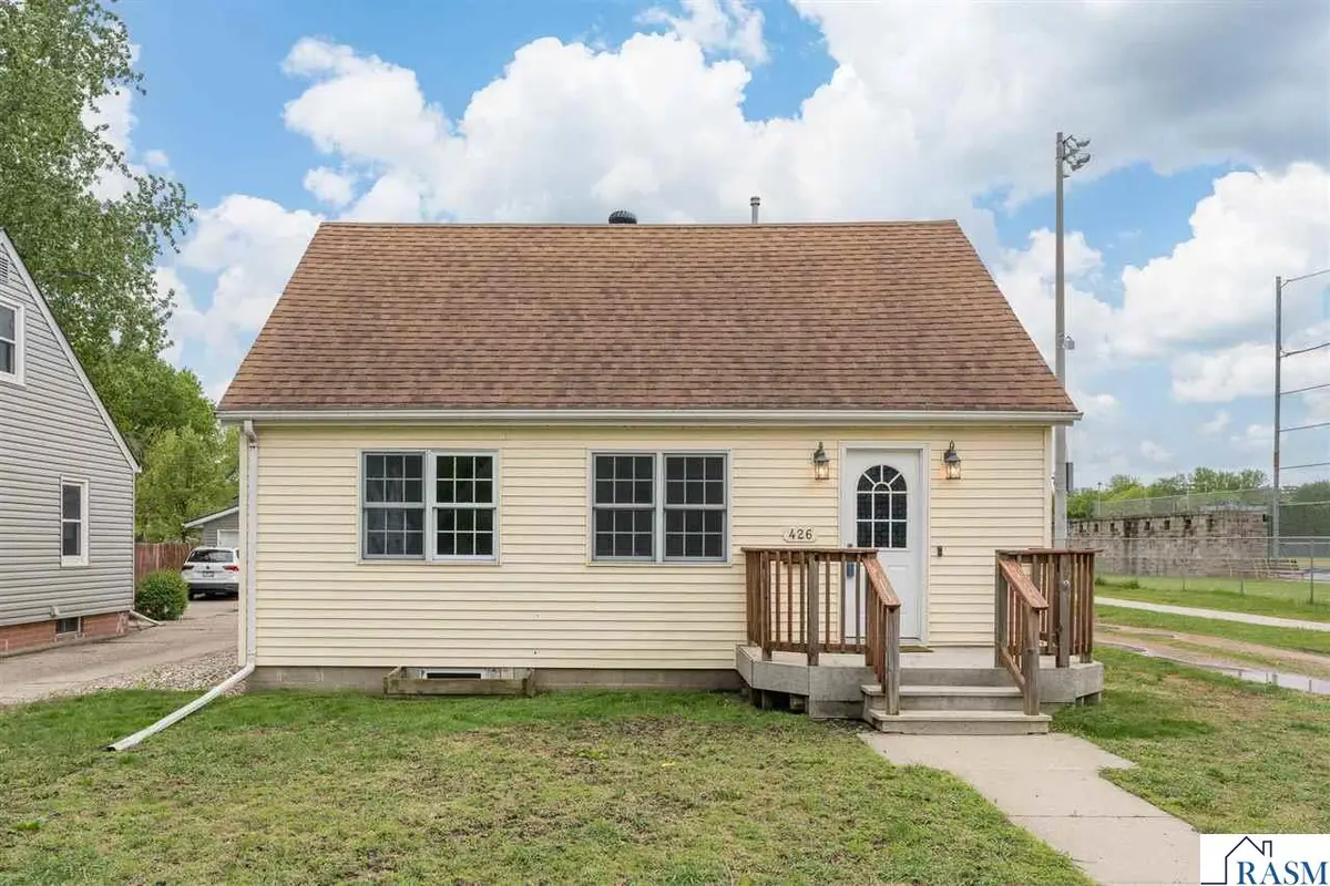 426 W Skaro Street, Saint Peter, MN 56082 - #1