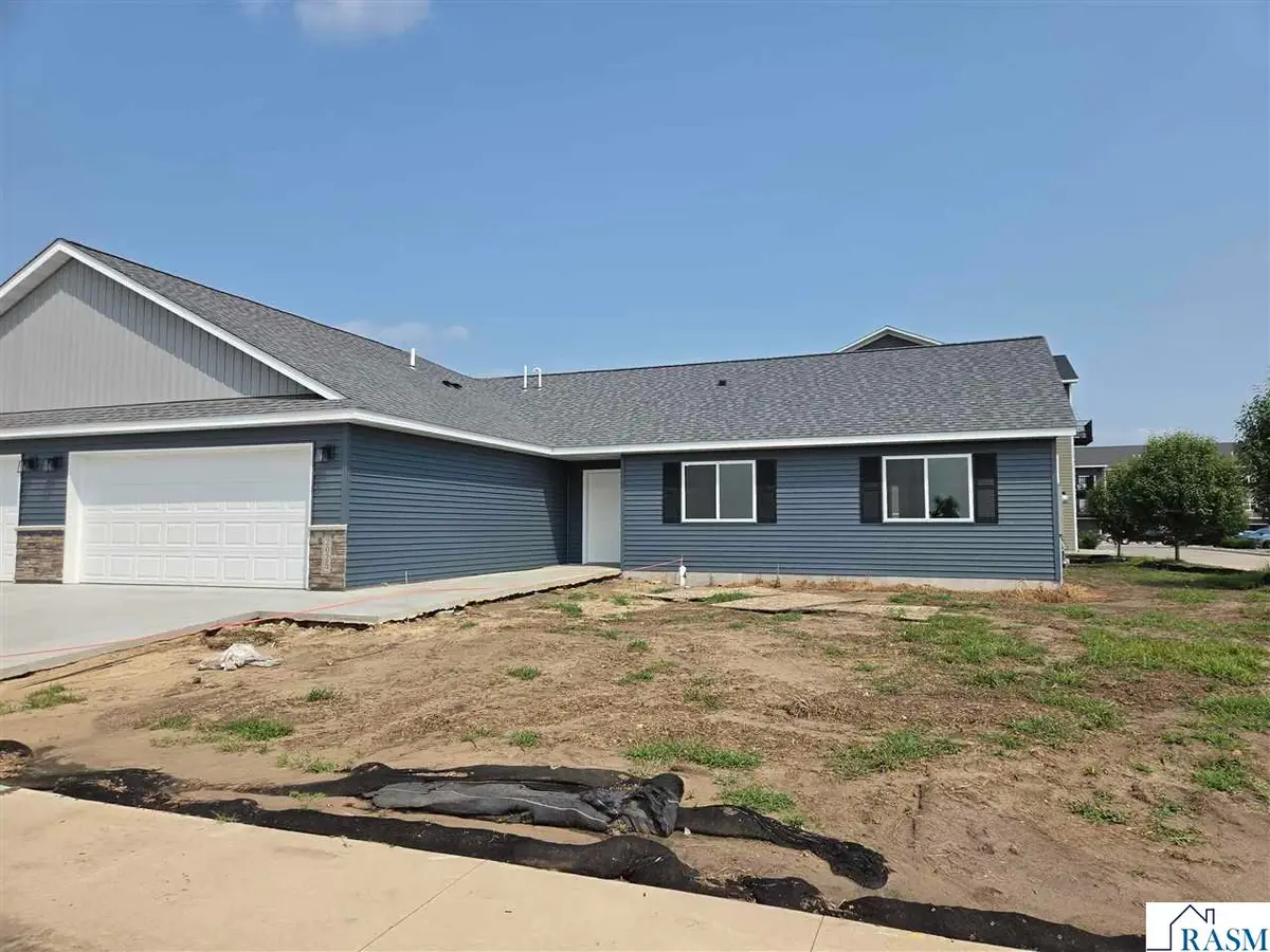 2025 Clark Street, Saint Peter, MN 56082-1229 - #1