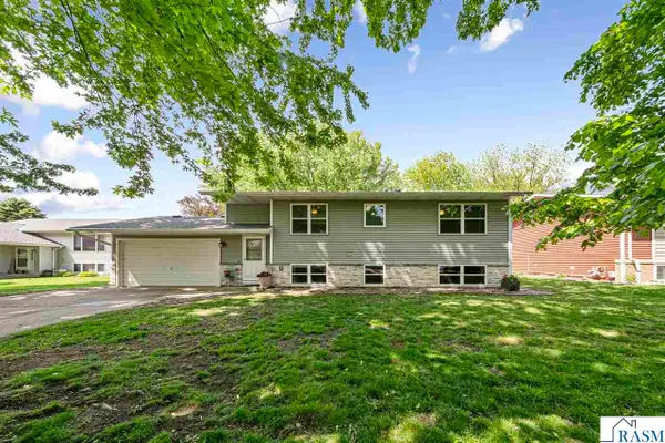 216 Hendricks Lane, Janesville, MN 56048