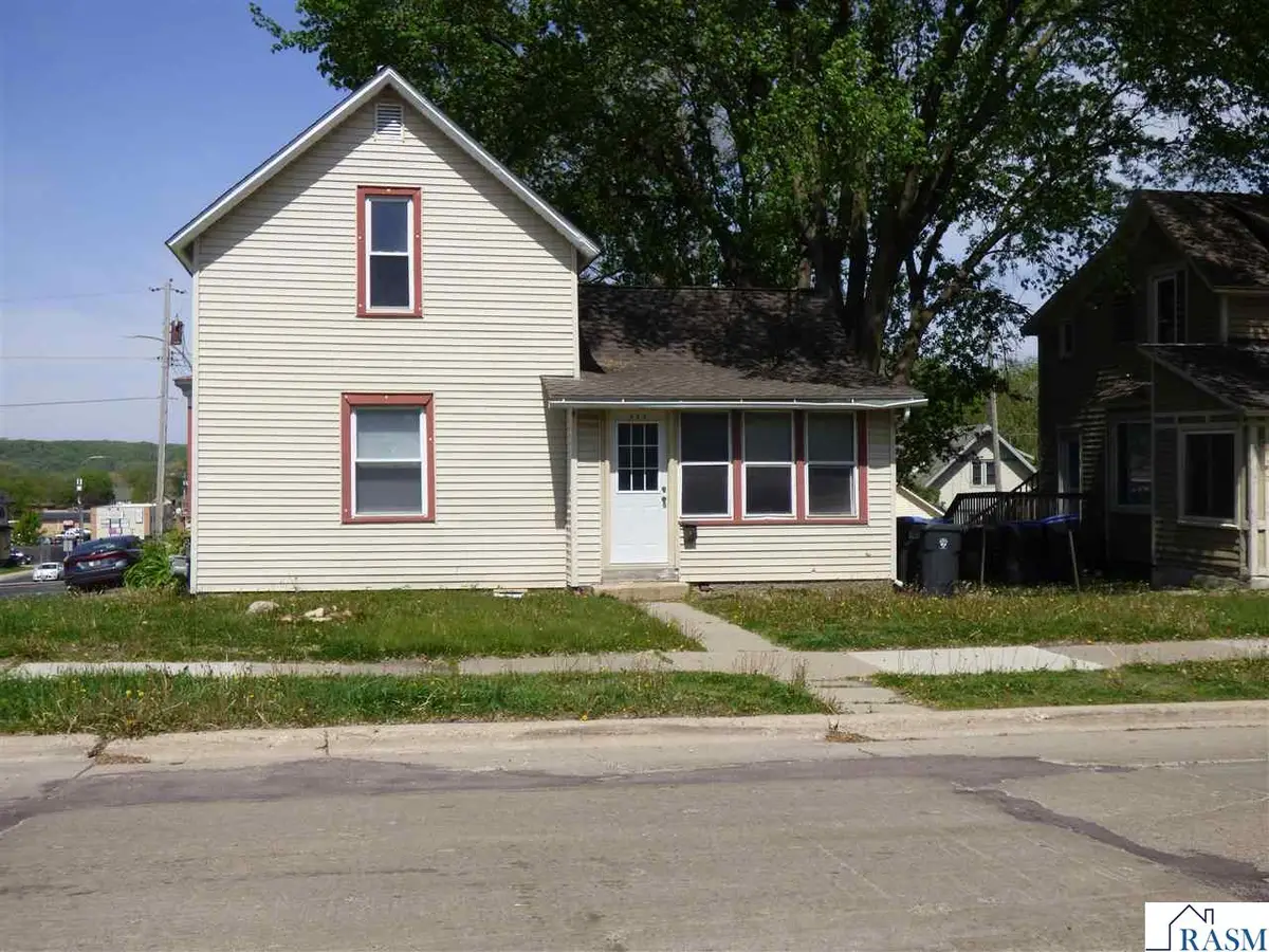 902 N 5th Street, Mankato, MN 56001 - #1