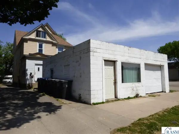 910 S Front Street, Mankato, MN 56001