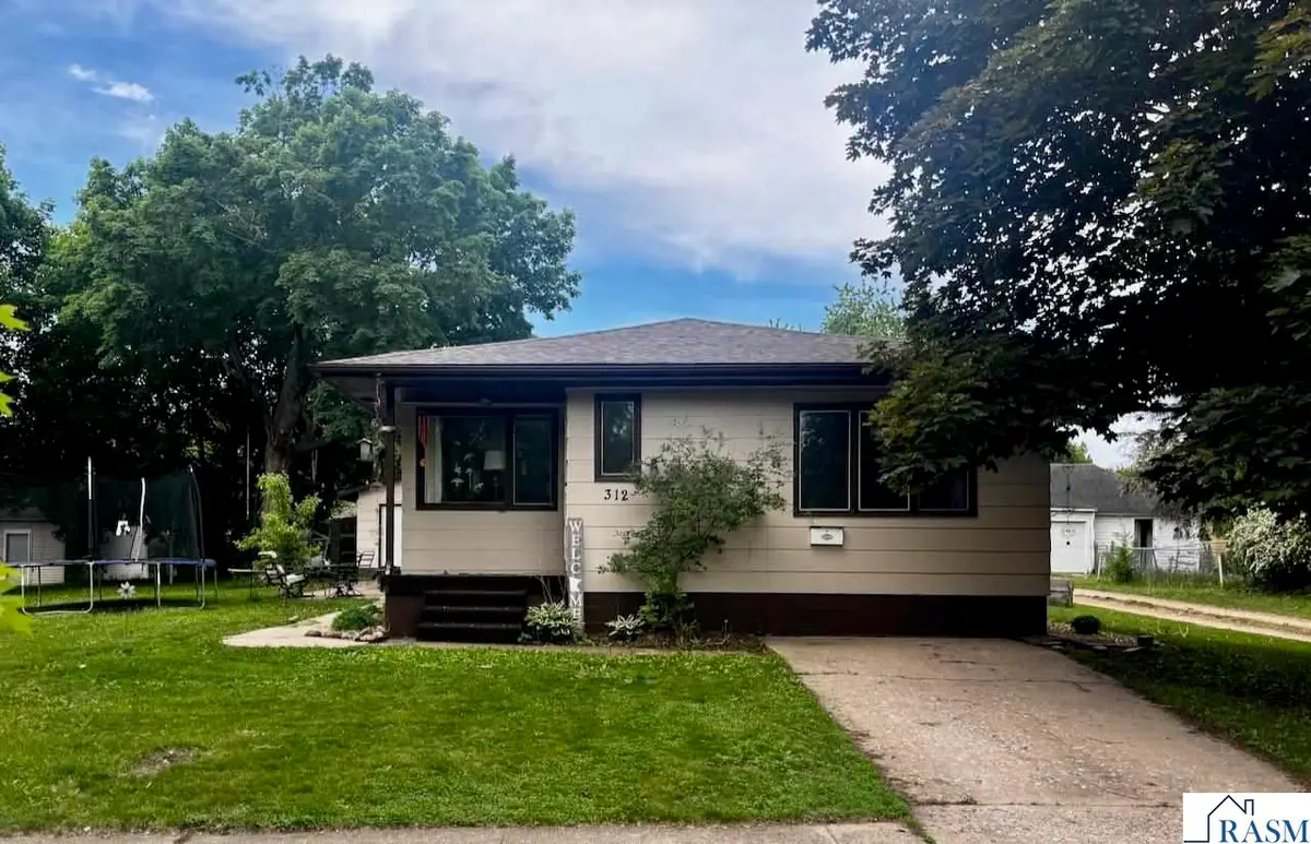 312 W Jefferson Avenue, Saint Peter, MN 56082 - #1