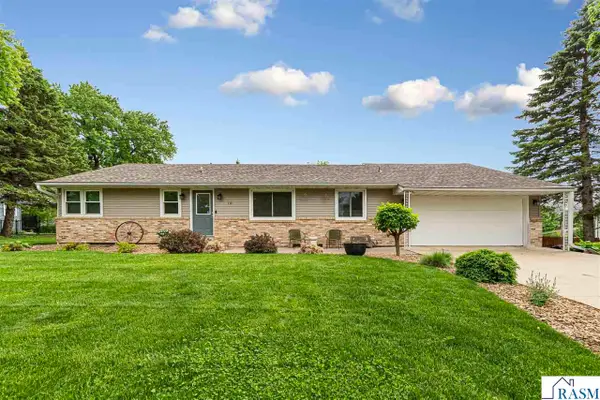 115 Catalina Drive, Mankato, MN 56001