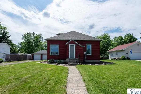 908 SW 3rd Street, Waseca, MN 56093
