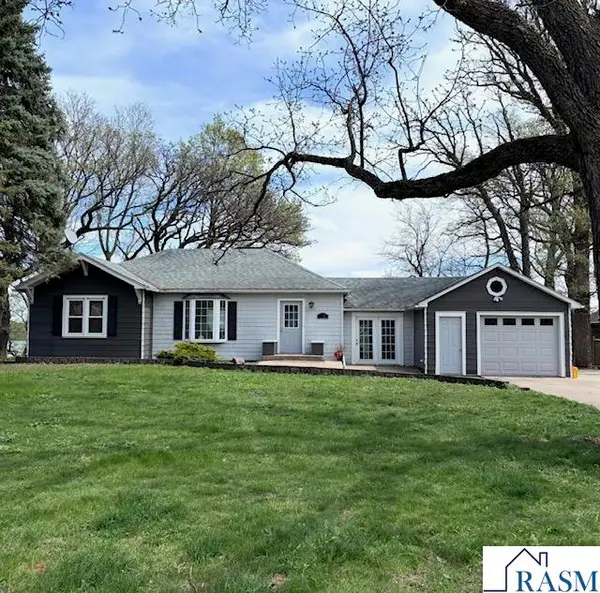 775 Shoreacres Drive, Fairmont, MN 56063