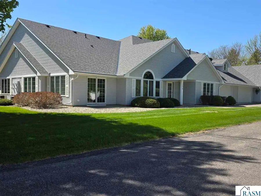 1310 PINE POINT Curve, Saint Peter, MN 56082 - #2