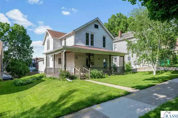 318 E Pleasant Street, Mankato, MN 56001