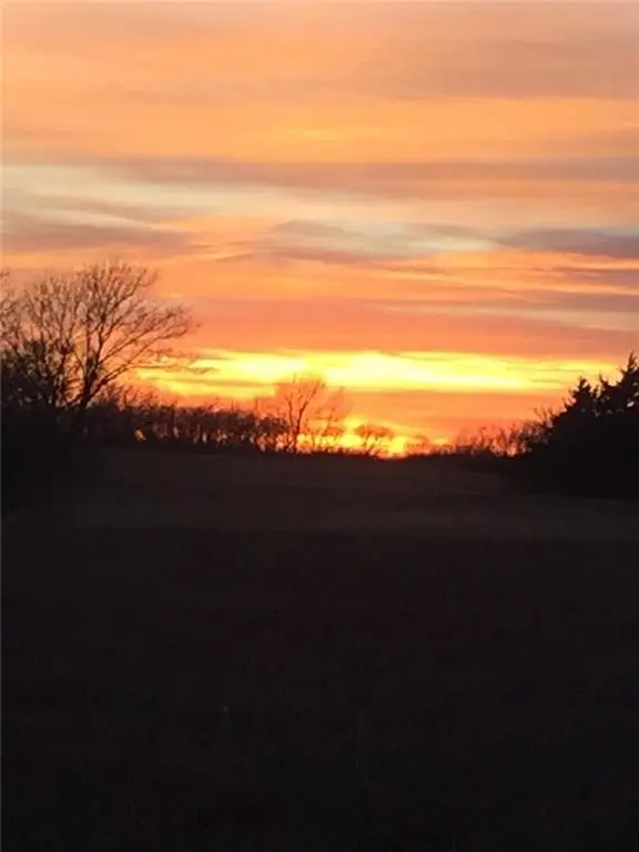 230 Sunset Drive, Mound City, KS 66056 - Image #1