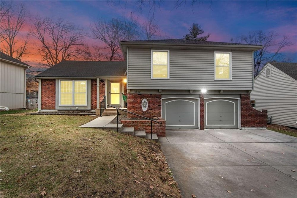 10812 W 100 Place, Overland Park, KS 66214 ERA