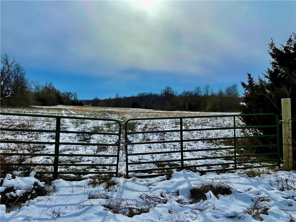 9309 E 267th Street, Freeman, MO 64746 ERA