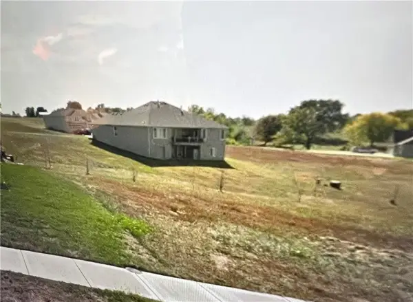13287 Davis Avenue, Bonner Springs, KS 66012