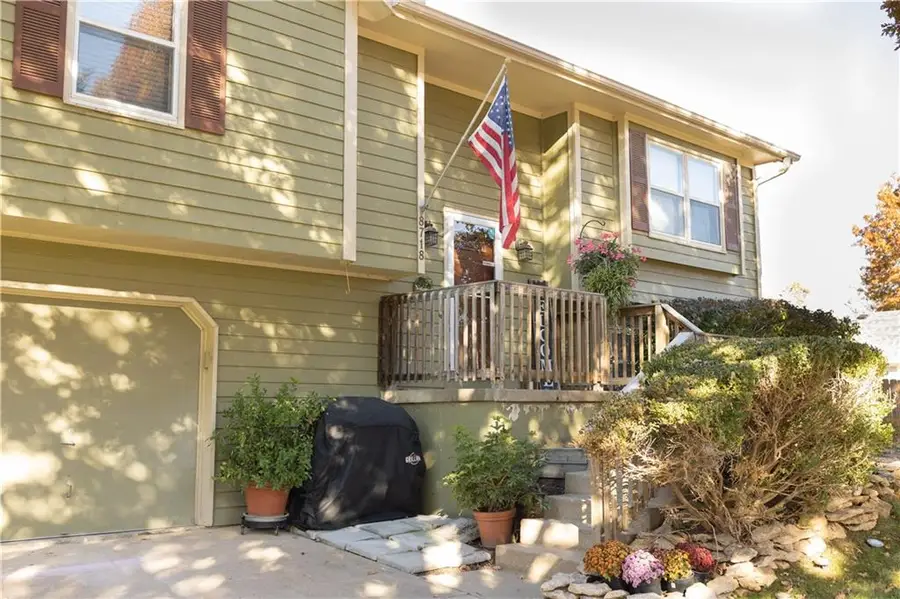 8718 Golden Lane, De Soto, KS 66018 - Image #2