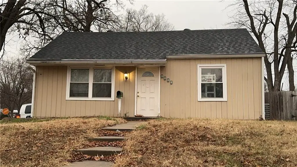 5118 Crest Drive, Kansas City, KS 66106 - Image #1