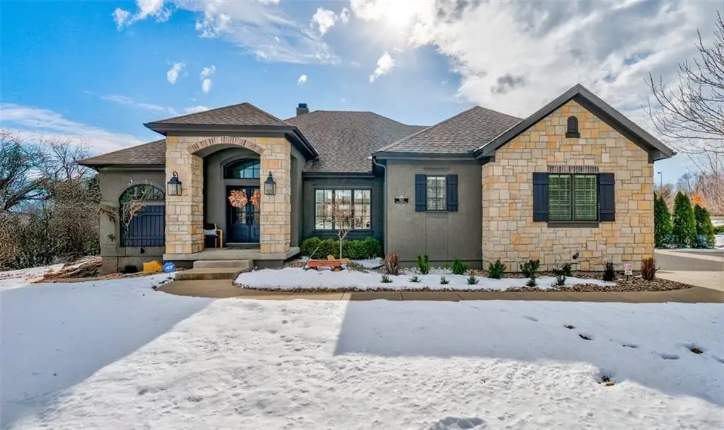 7901 N Shoal Creek Valley Drive, Kansas City, MO 64157 - Image #1