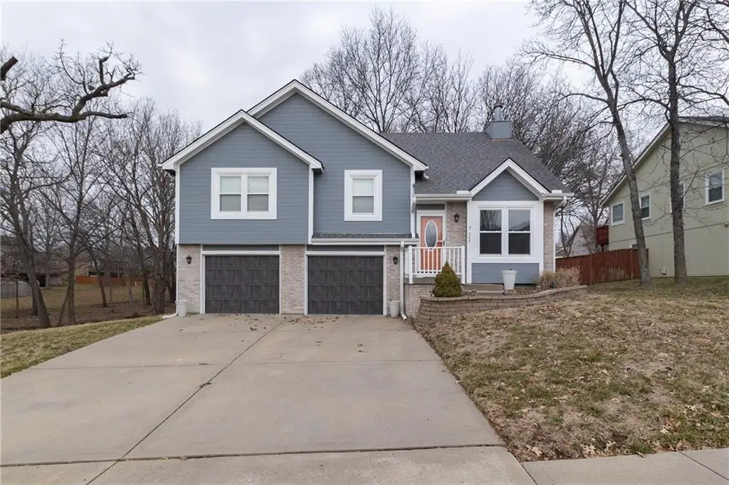 304 Woodhaven Drive, Smithville, MO 64089 - #1