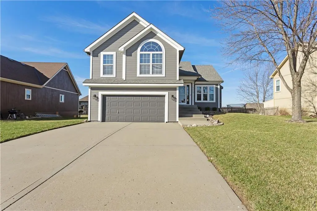 10904 N Manchester Avenue, Kansas City, MO 64157 - #1