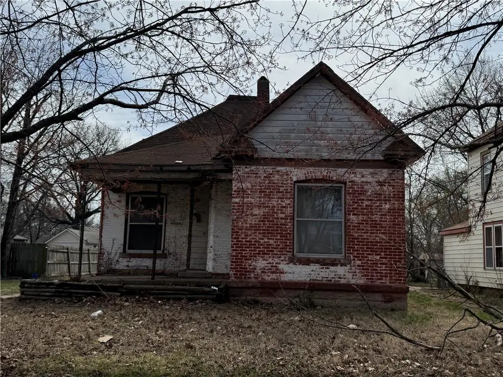 2408 Stevens Avenue, Parsons, KS 67357 - #1