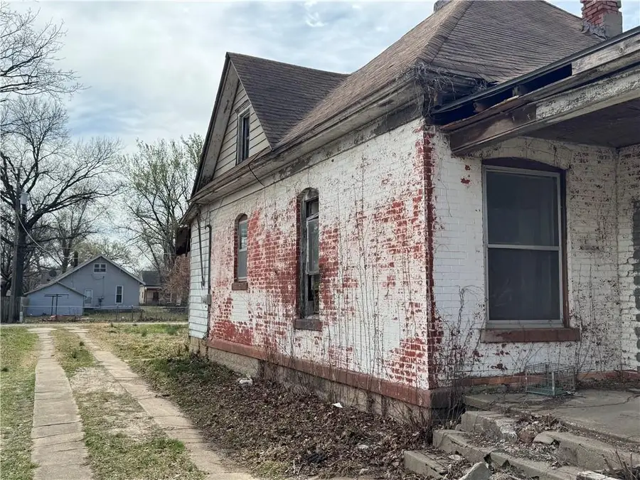 2408 Stevens Avenue, Parsons, KS 67357 - #2