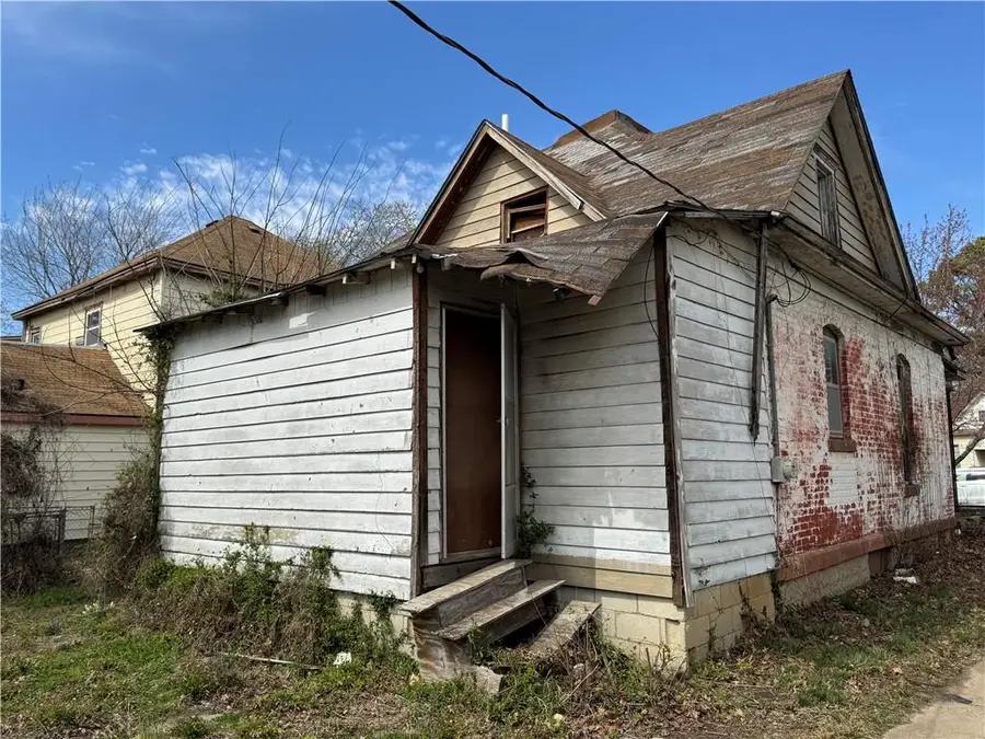 2408 Stevens Avenue, Parsons, KS 67357 - #3