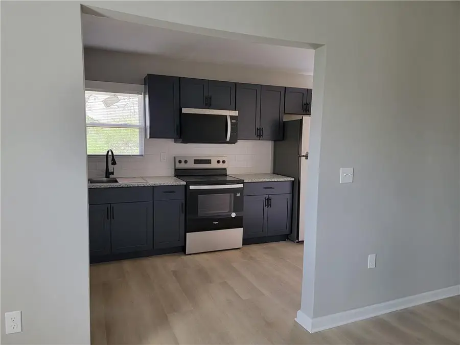 8404 Olive Street, Kansas City, MO 64132 - Image #3