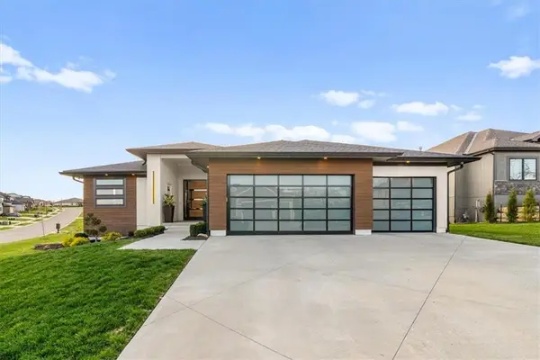 22530 W 87th Terrace, Lenexa, KS 66227