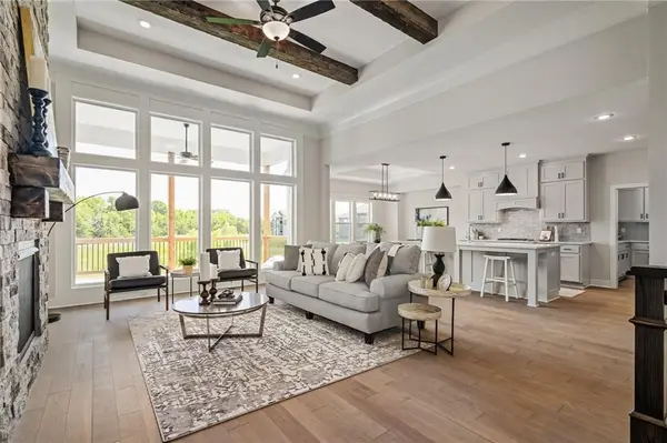 19389 W 114th Terrace, Olathe, KS 66061