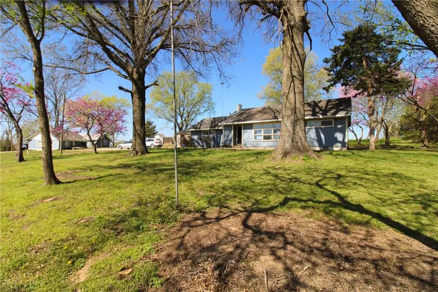 25388 Chieftain Road, Lawrence, KS 66044 - Image #3