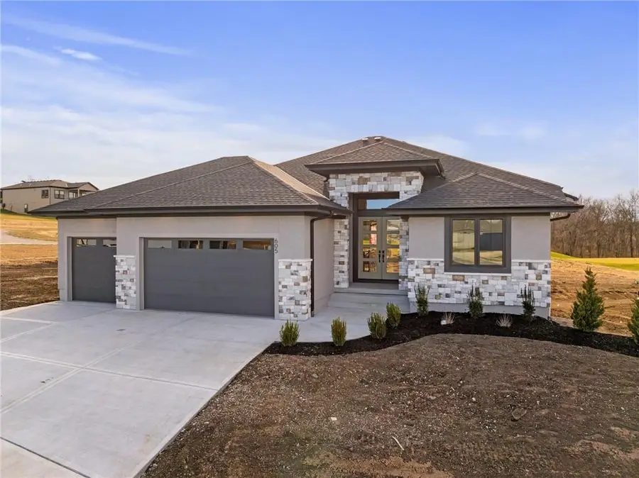 605 Hampstead Drive, Raymore, MO 64083 - Image #2