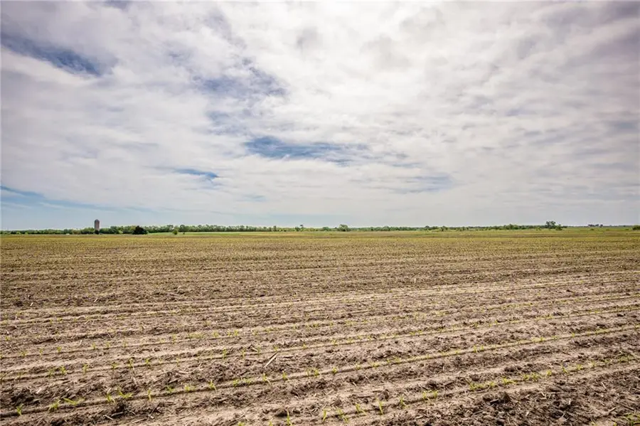 1051 Eisenhower Road, Princeton, KS 66078 - Image #3