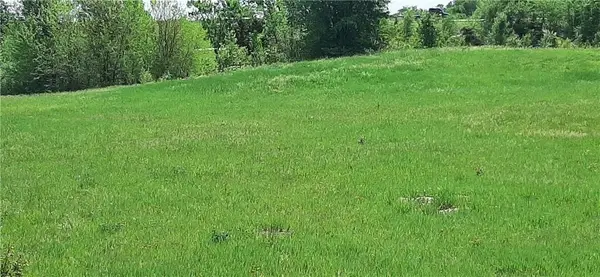 0002 Hedge Lane, Paola, KS 66071