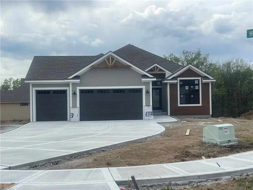 500 Blackhawke Drive, Smithville, MO 64089 - #1