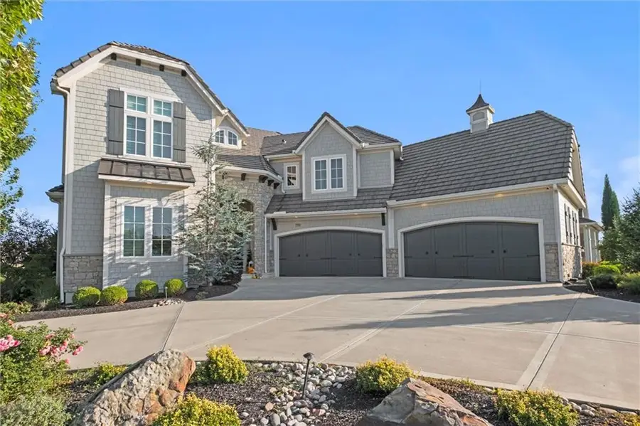 16121 Paradise Street, Overland Park, KS 66221 - #3